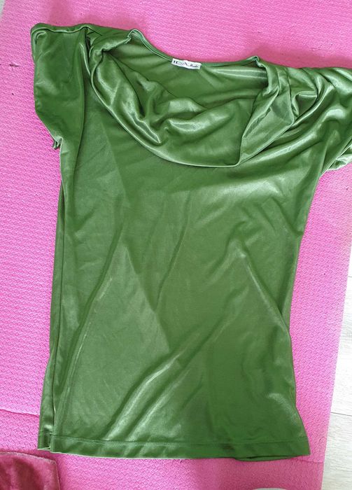 Подарявам женска зелена блуза с къс ръкав