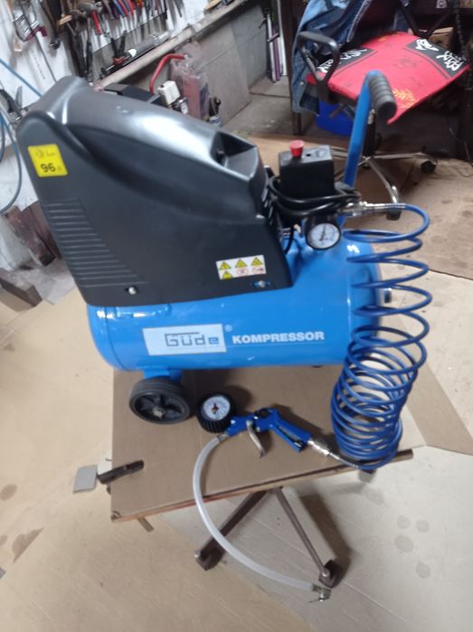 Компресор въздушен 24л. 8атм.