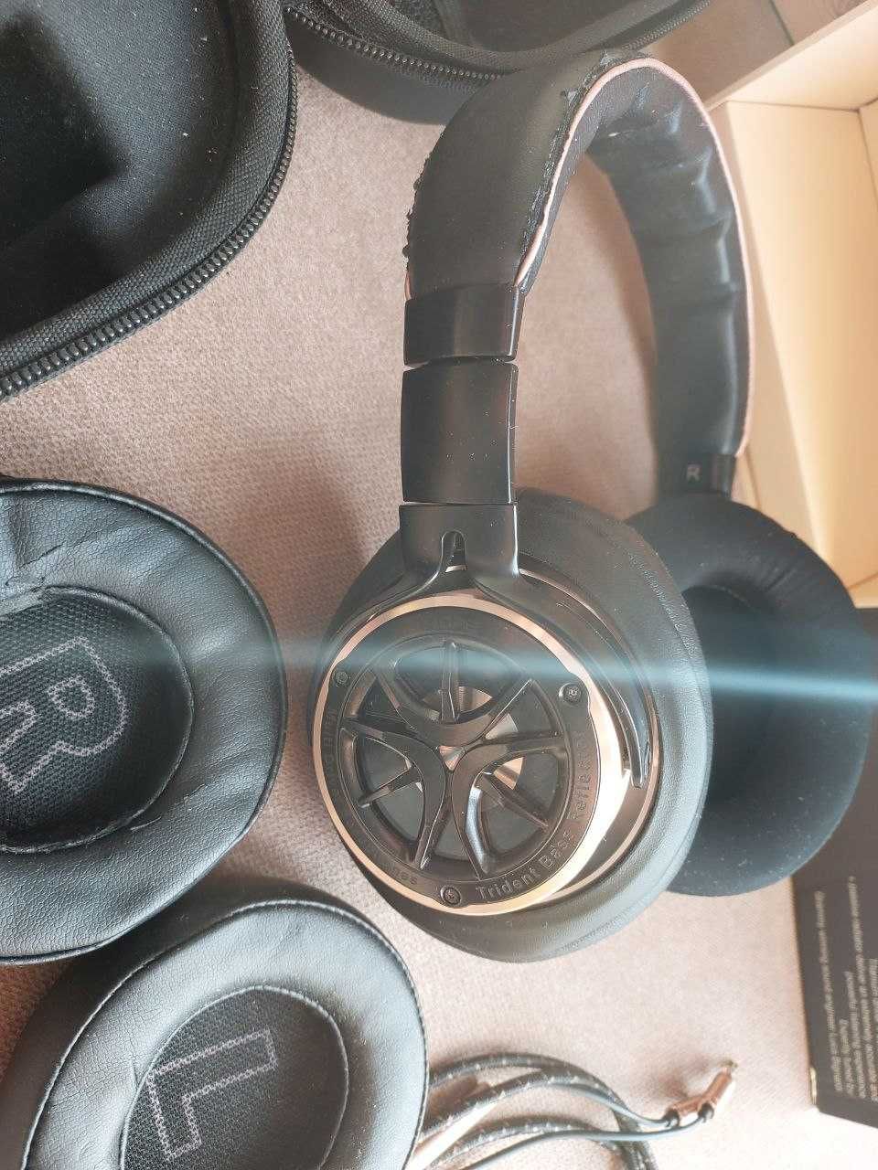 1More Triple Driver HiFi Over Ear Слушалки за телефон