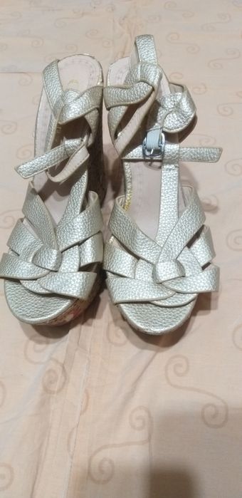 Босоножки летние 39 размер б/у фирменные привезенные
