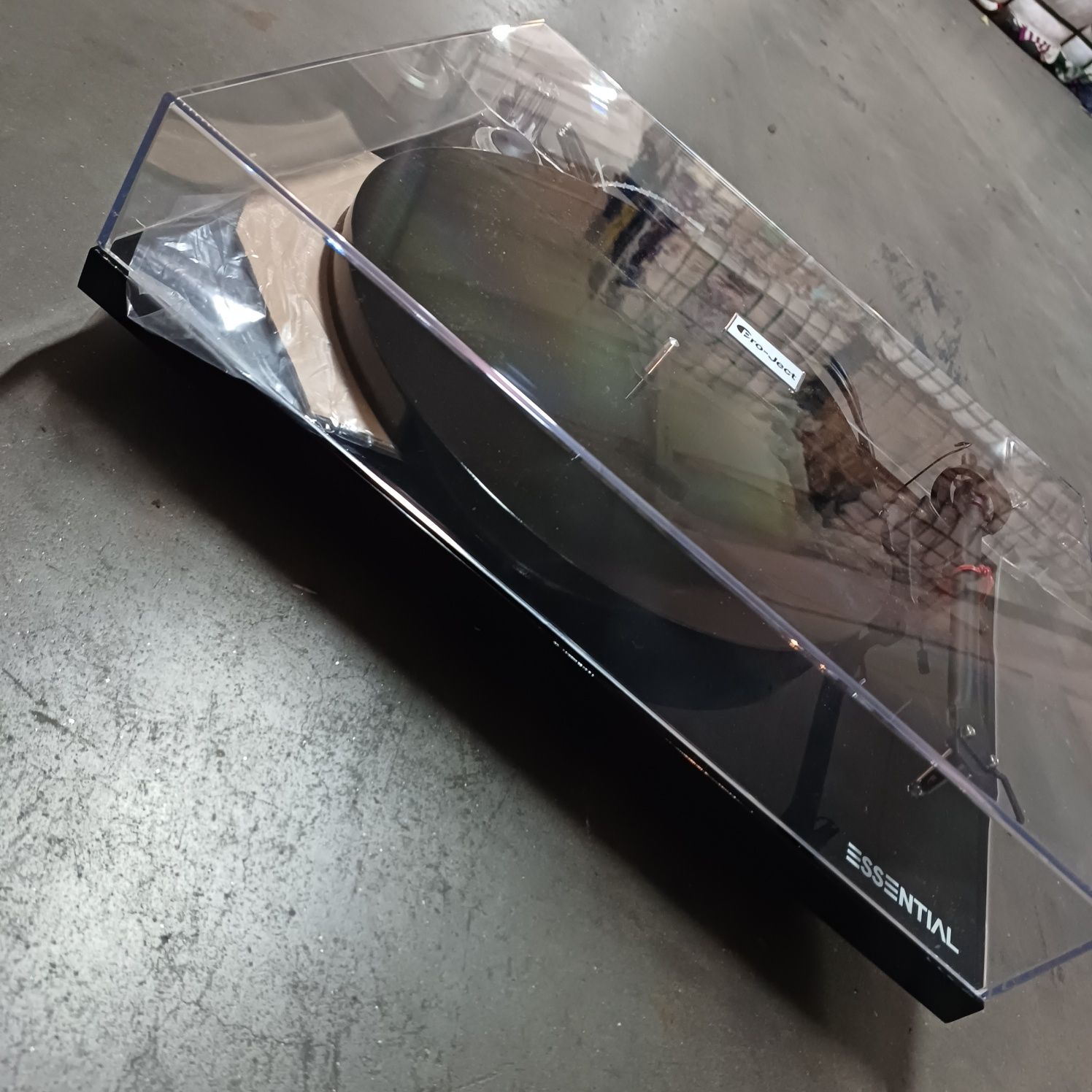 Нов грамофон Essential