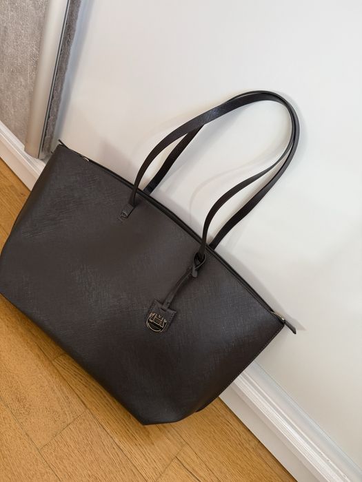 Geanta H&M impecabila