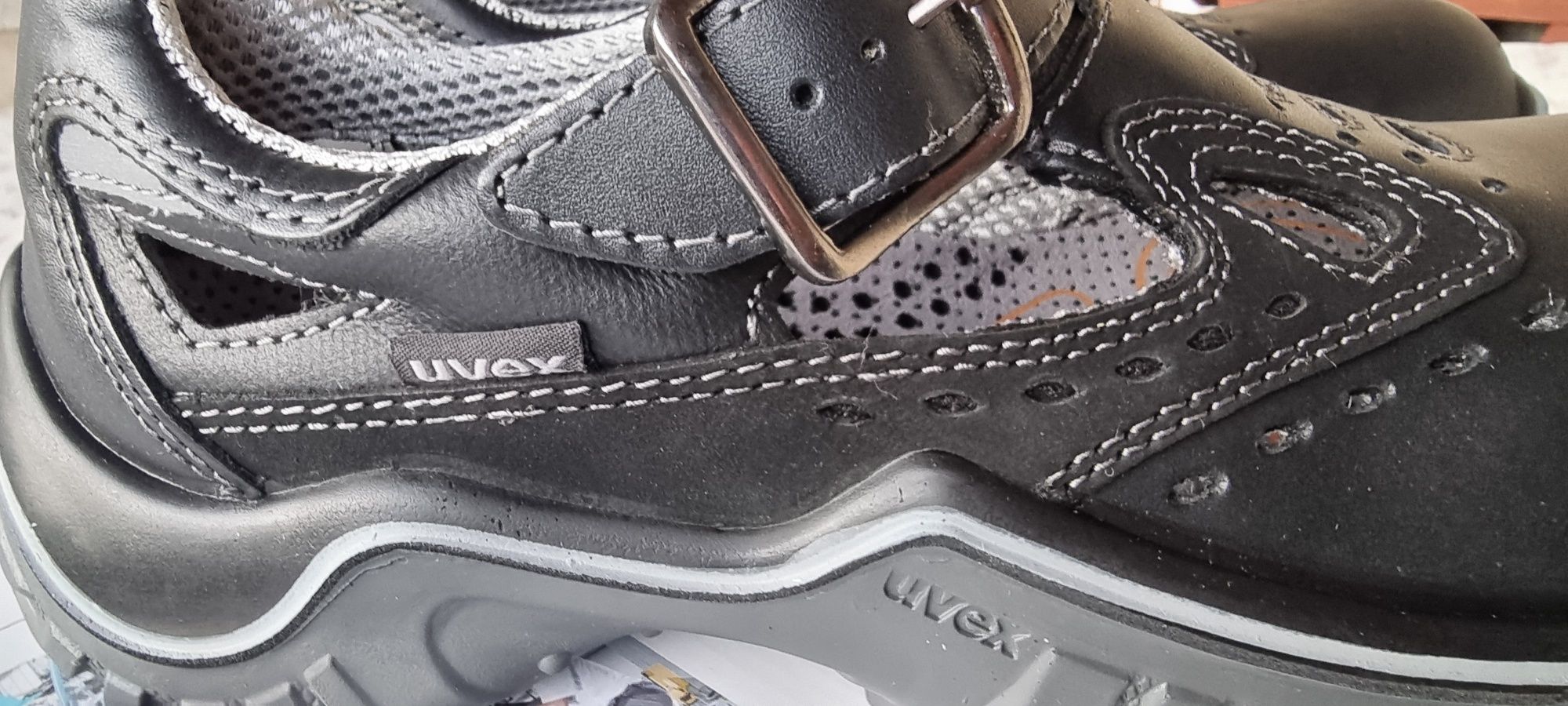 Pantofi de protectie UVEX nou marime 38