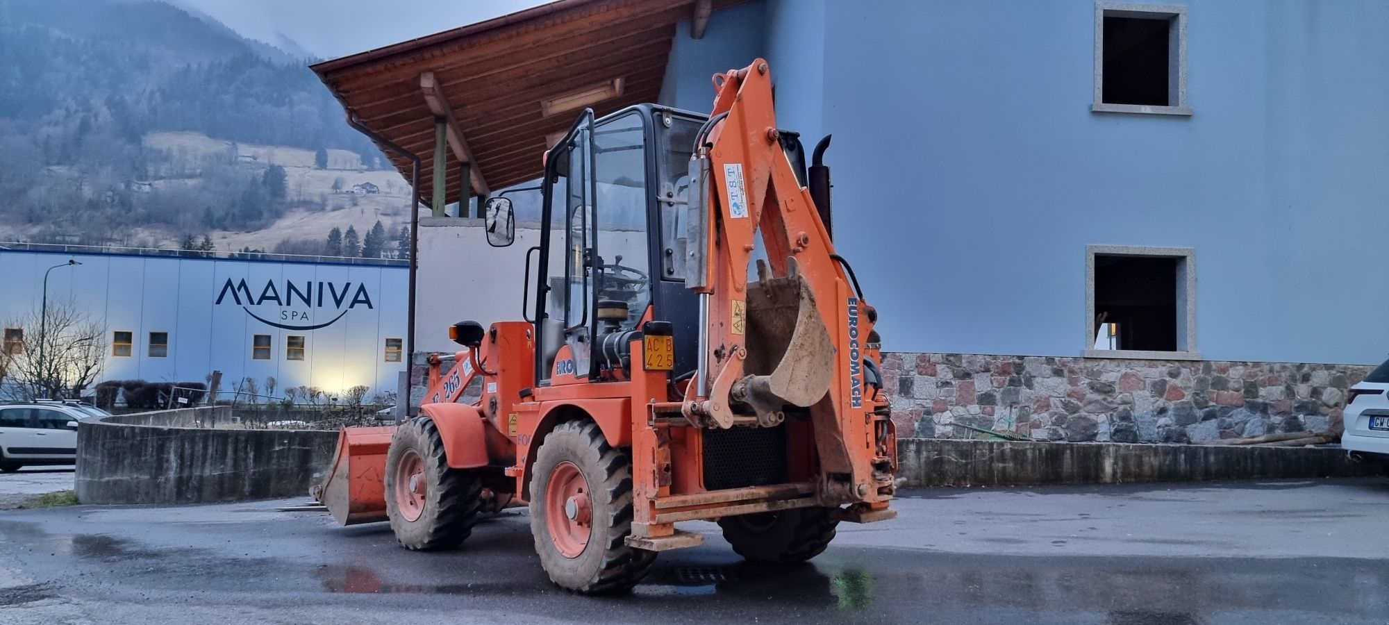 Minibuldoexcavator EUROCOMACH  E 265  cu 1989h Mini Buldoexcavator