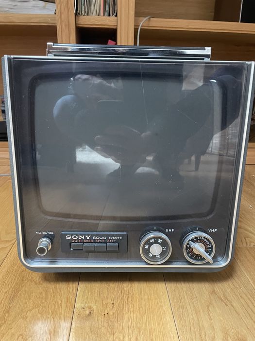 Телевизор Vintage Sony Solid State