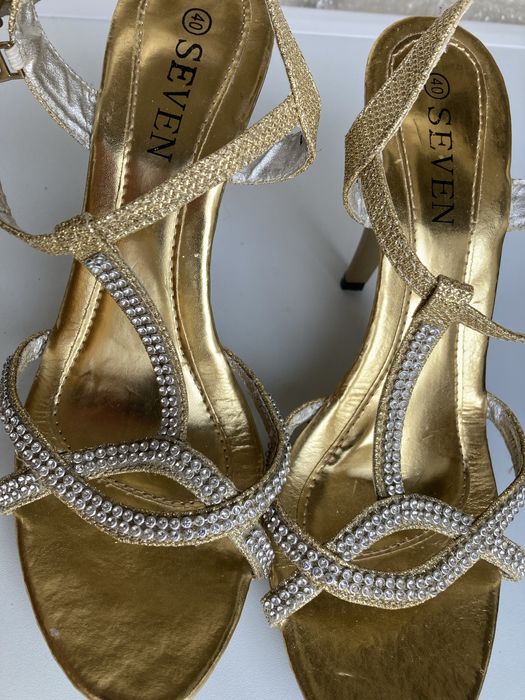 Sandale aurii marimea 40