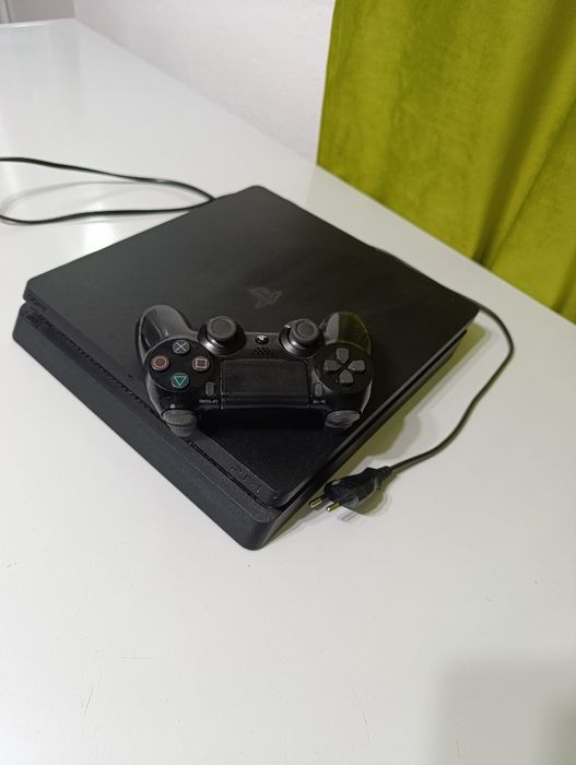 PlayStation ps4slim