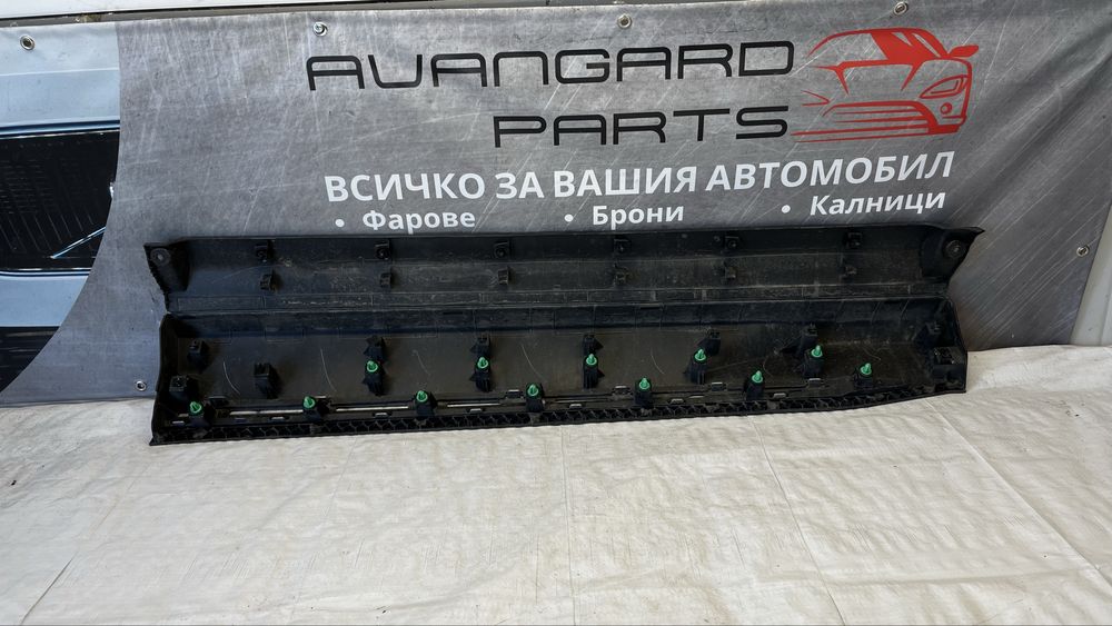 Isuzu D-Max декоративна лайстна предна лява врата