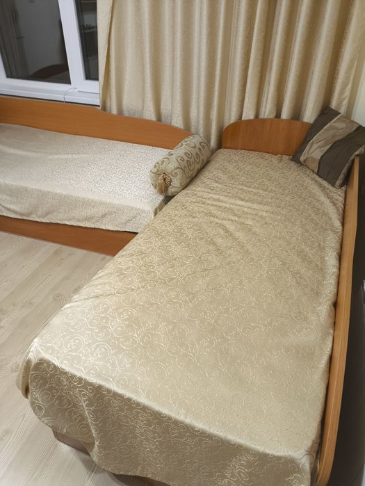 Легла с механизъм цвят череша