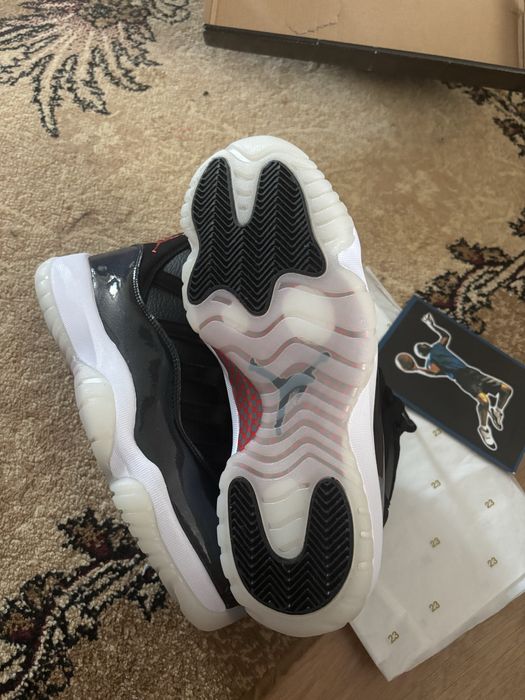 Air Jordan 11 “Playoffs / Bred”