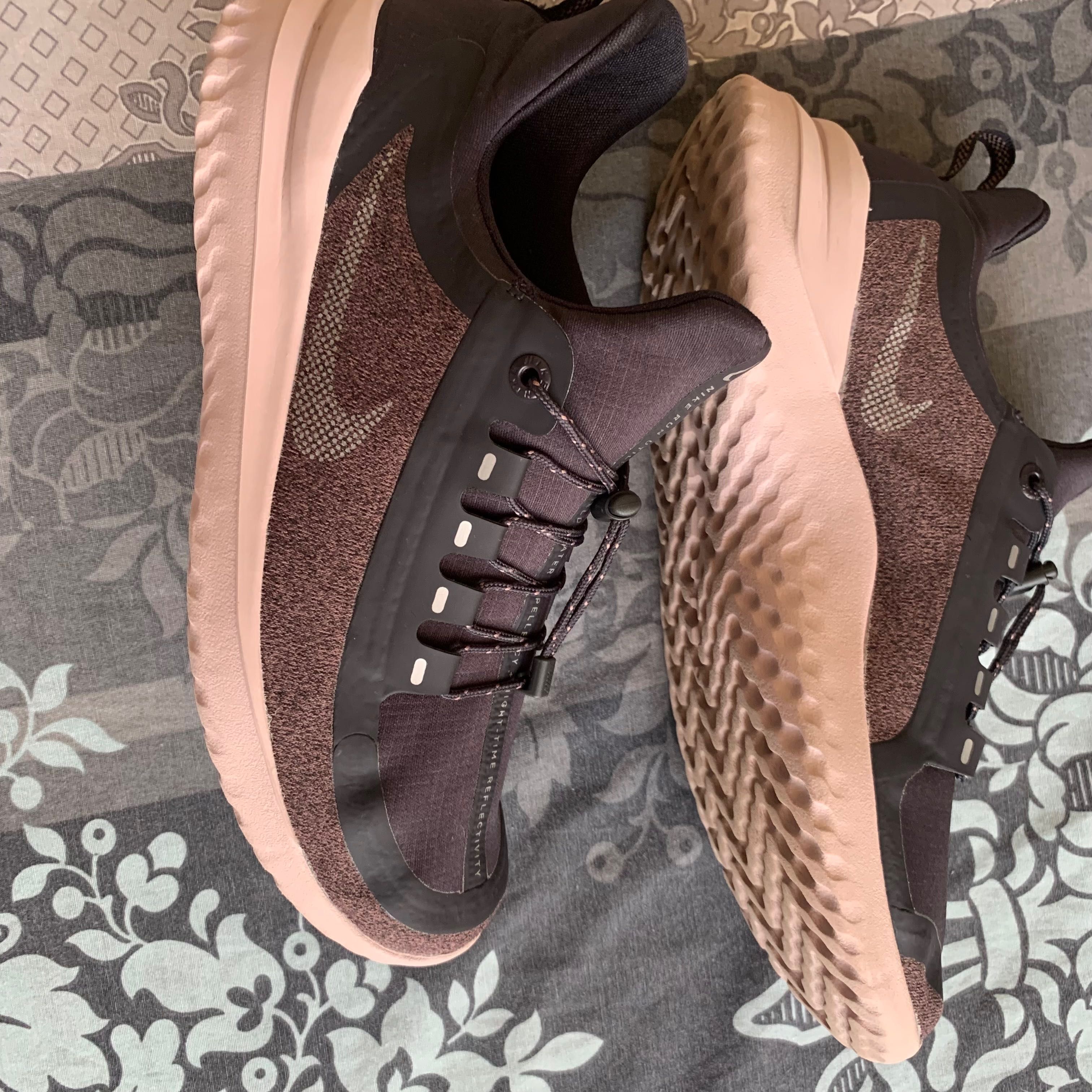 Nike Дамски водоустойчиви маратонки N40