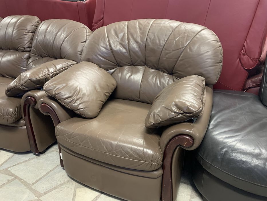 Холна гарнитура ест кожа