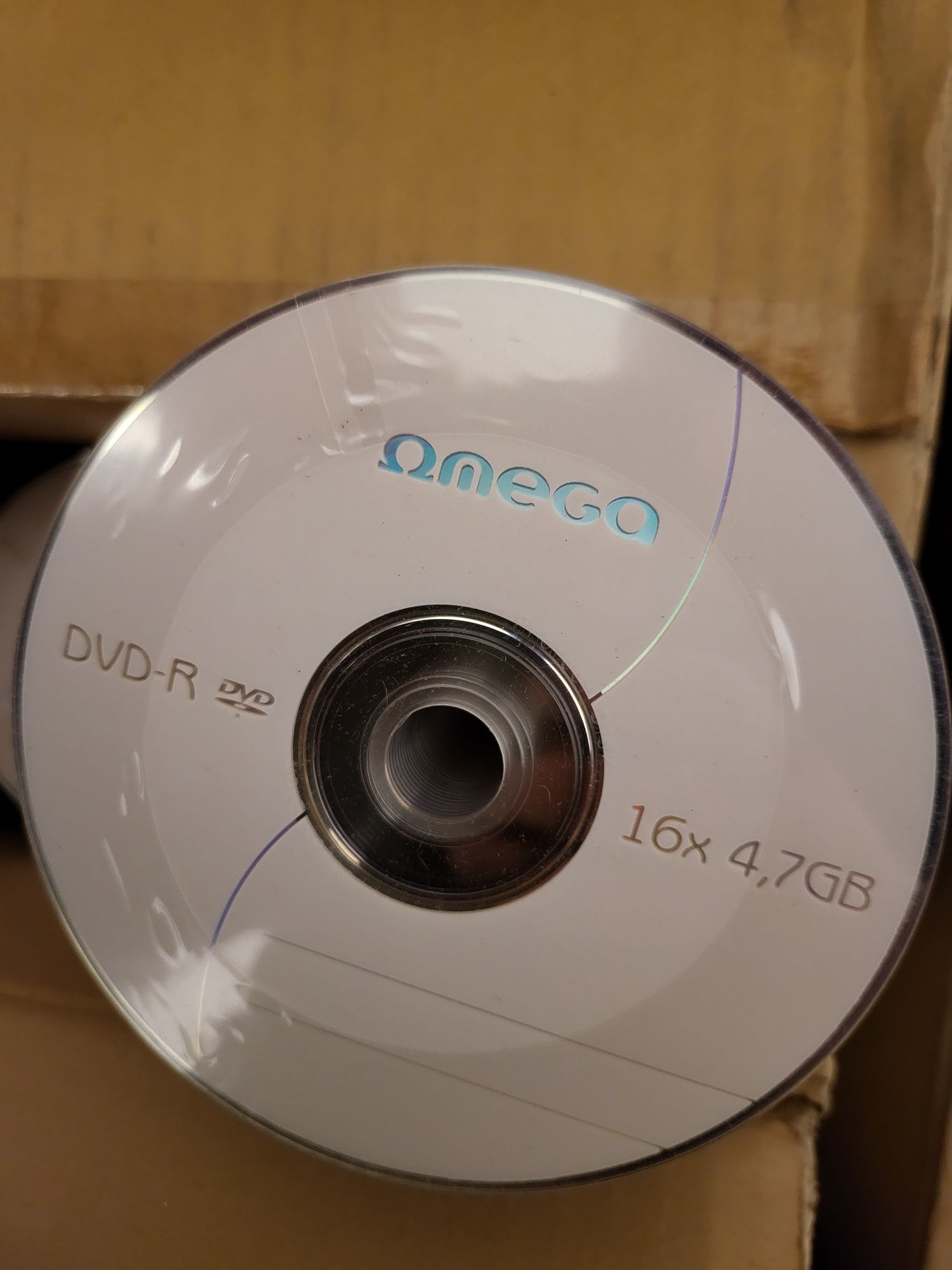 DVD-R OMEGA,preț pe  bax 600 buc (12x50b) 16X, 4.7 GB, 50 buc/set