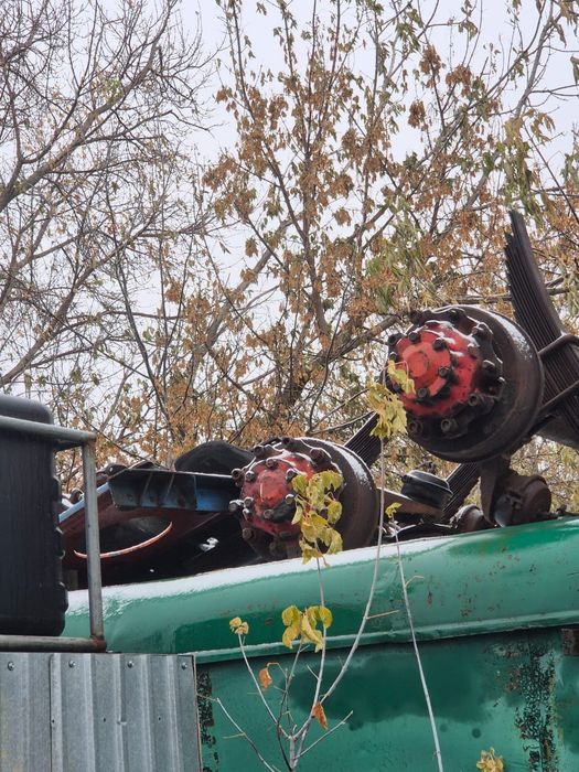 Ось прицепа разные