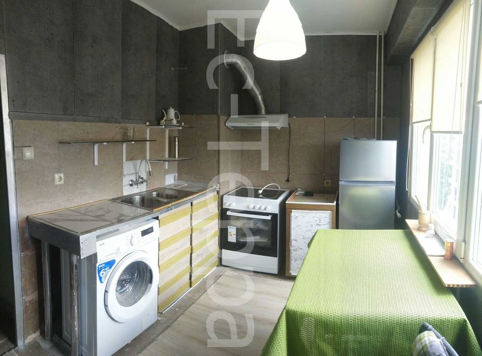 1ст. Хаджи Димитър до спирката на метрото