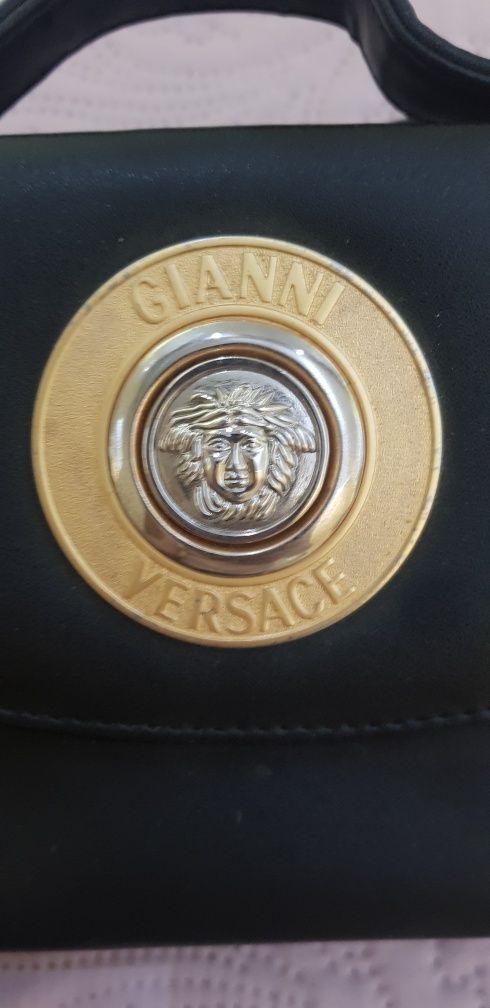 Poseta Gianni Versace