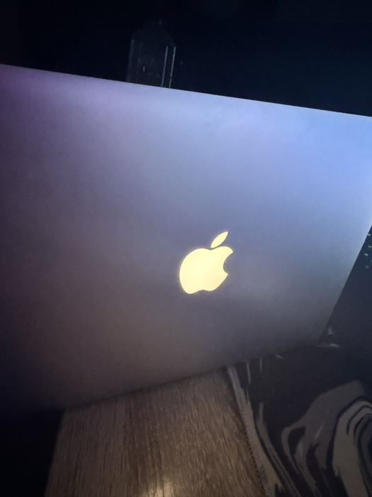 MakBook pro retina 2015 13-inch i7