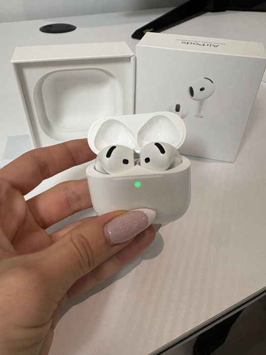 AirPods 4 with ANC - ОРИГИНАЛНИ Нови на 2 месеца.