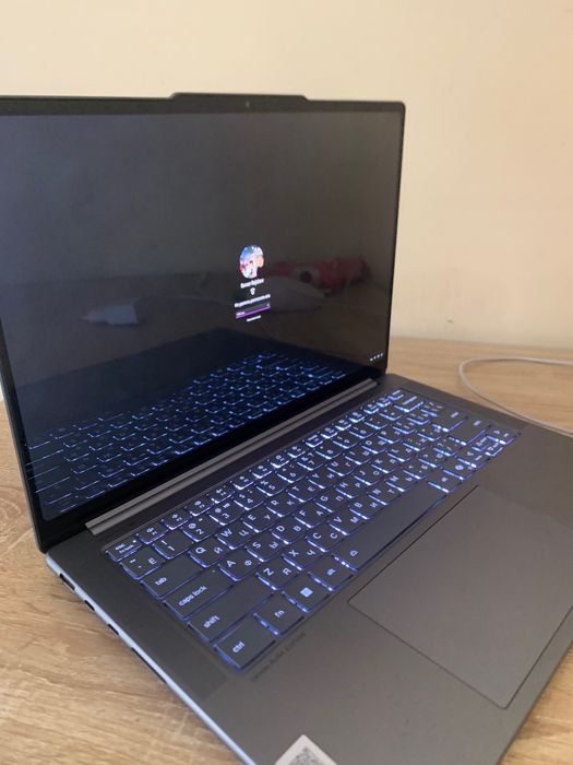 Lenovo Yoga Pro 7 U9-285H