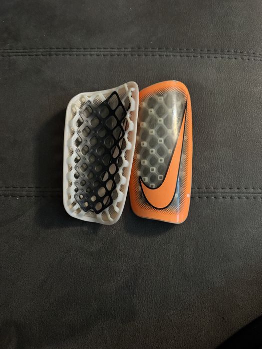 Футболни кори + подарък футболни чорапи (калци)