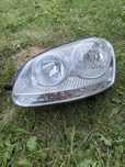 Far golf 5 dreapta defect