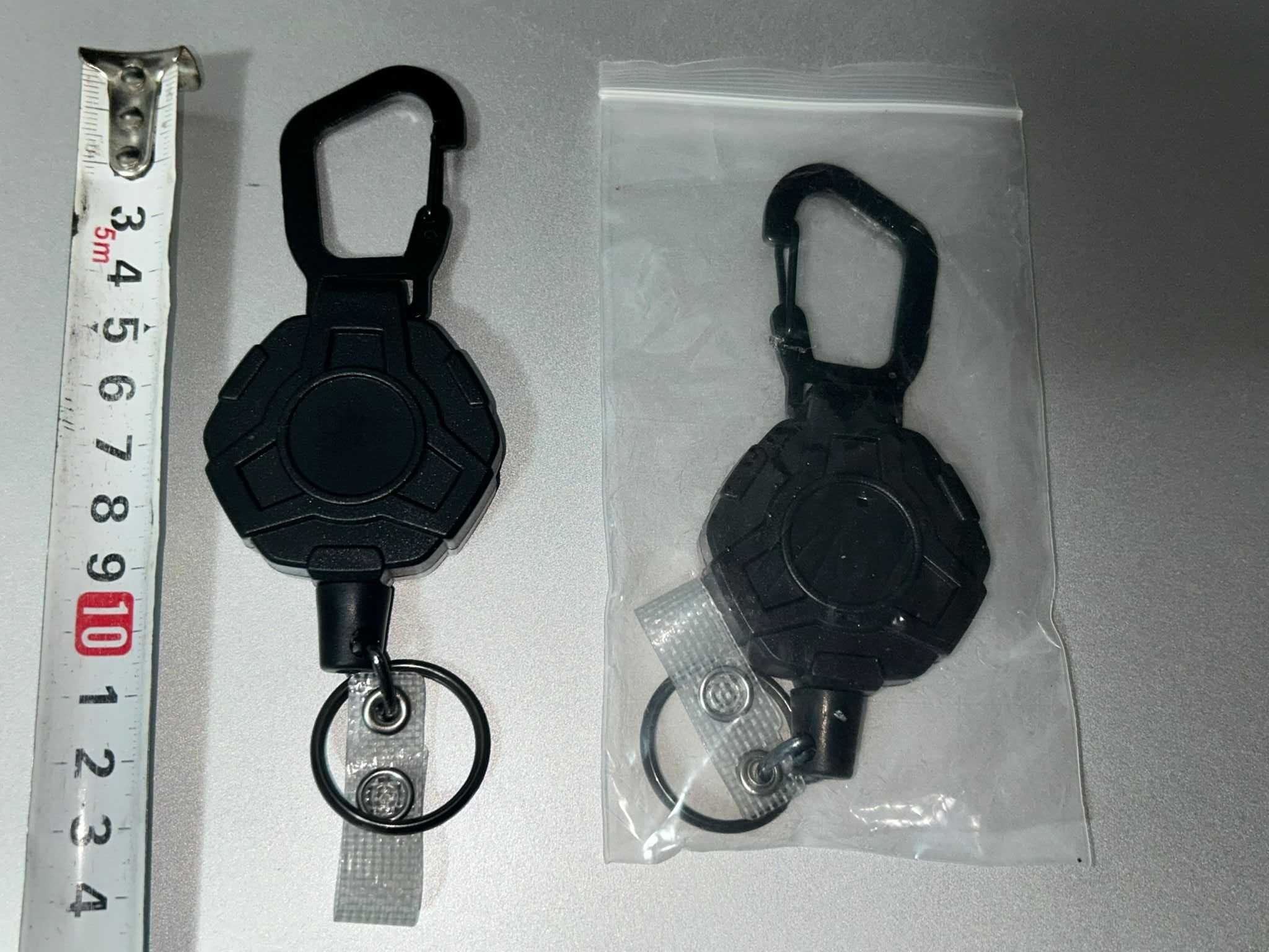 Breloc retractabil anti-pierdere