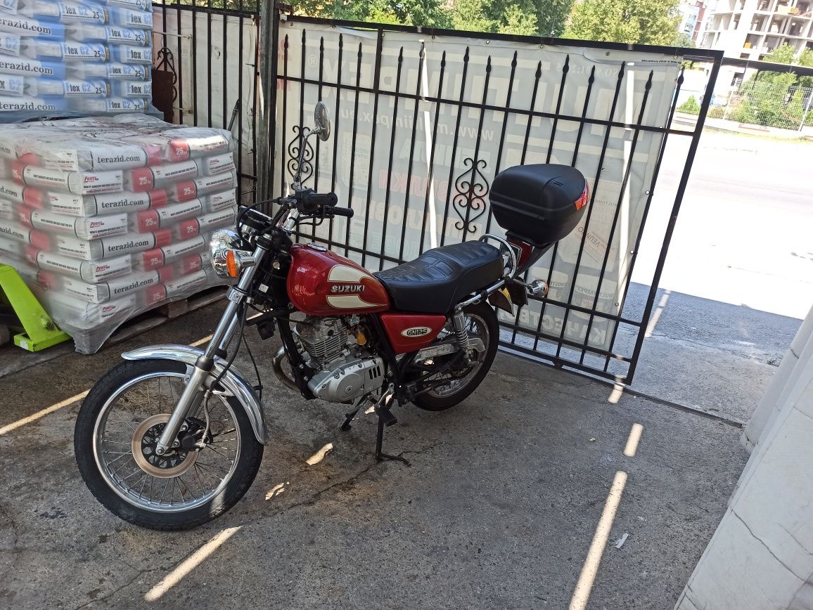 Мотоциклет SUZUKI GN 125