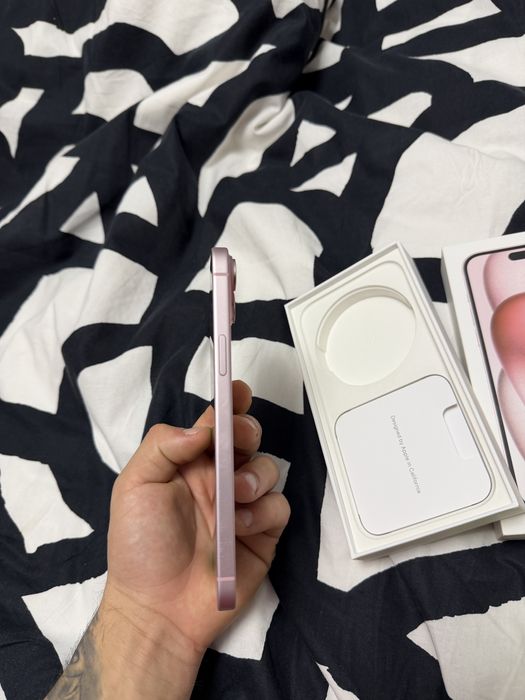Iphone 15 plus Roz Impecabil