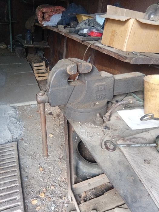 Продам тиски советские