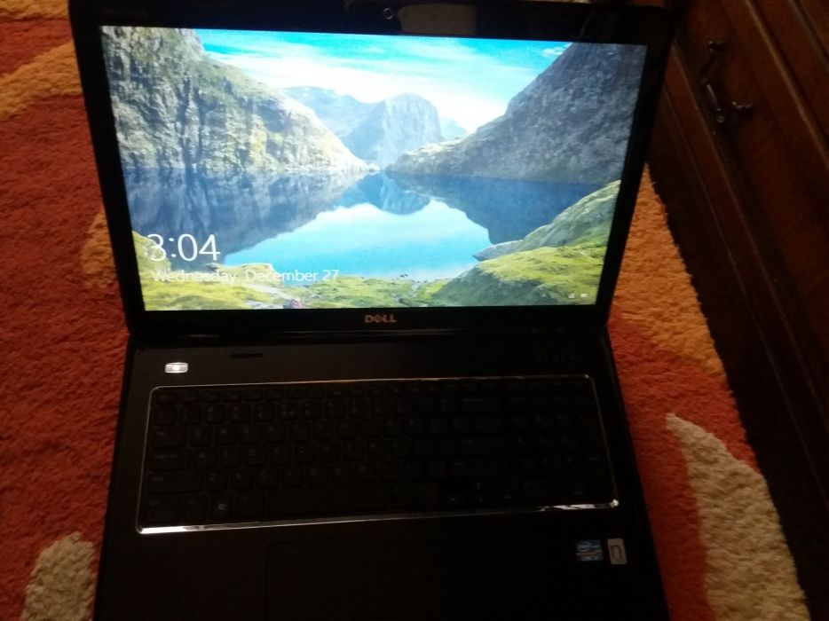 Laptop Dell Inspiron 17"