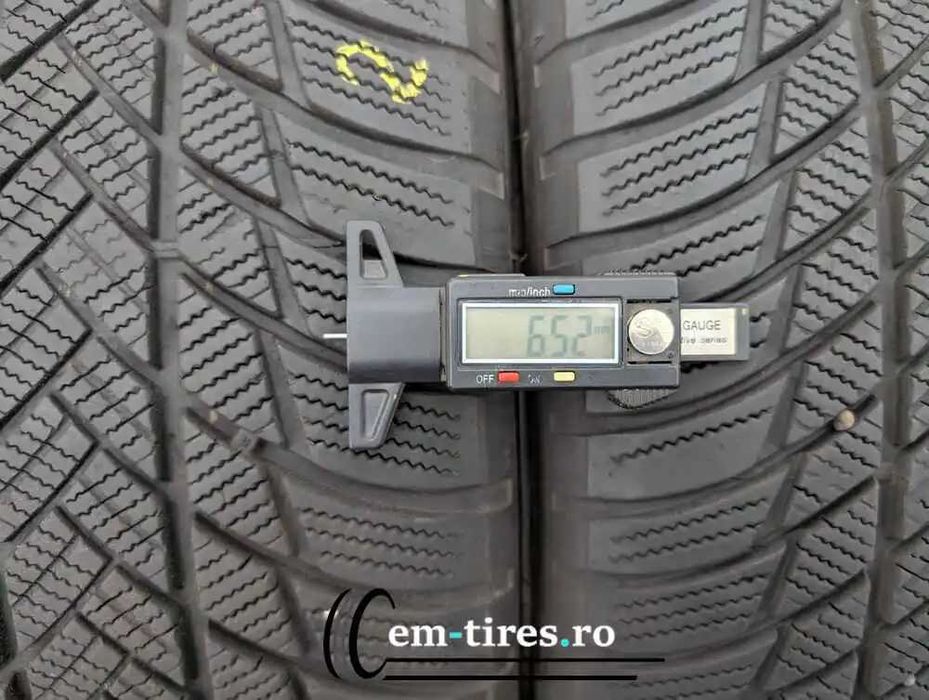 SET 4 Anvelope Iarna 235/50 R19 BRIDGESTONE Blizzak LM001 99H