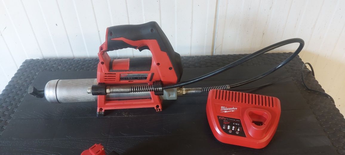 Gresor Milwaukee  M12 GG
