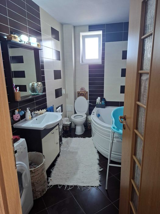 Apartament de vânzare 2 camere, mobilat/utilat, parcare subterana/boxă
