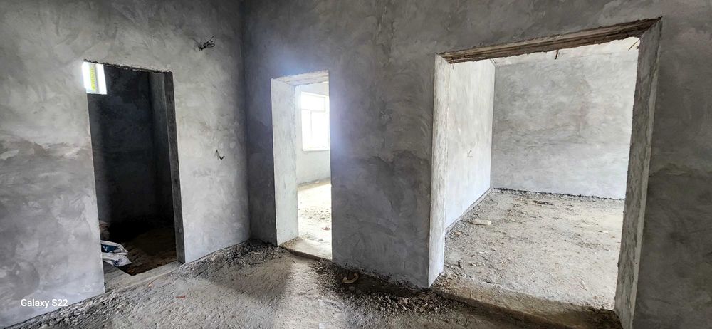 4 sotx 4 xona bez remont yangi qurilgan