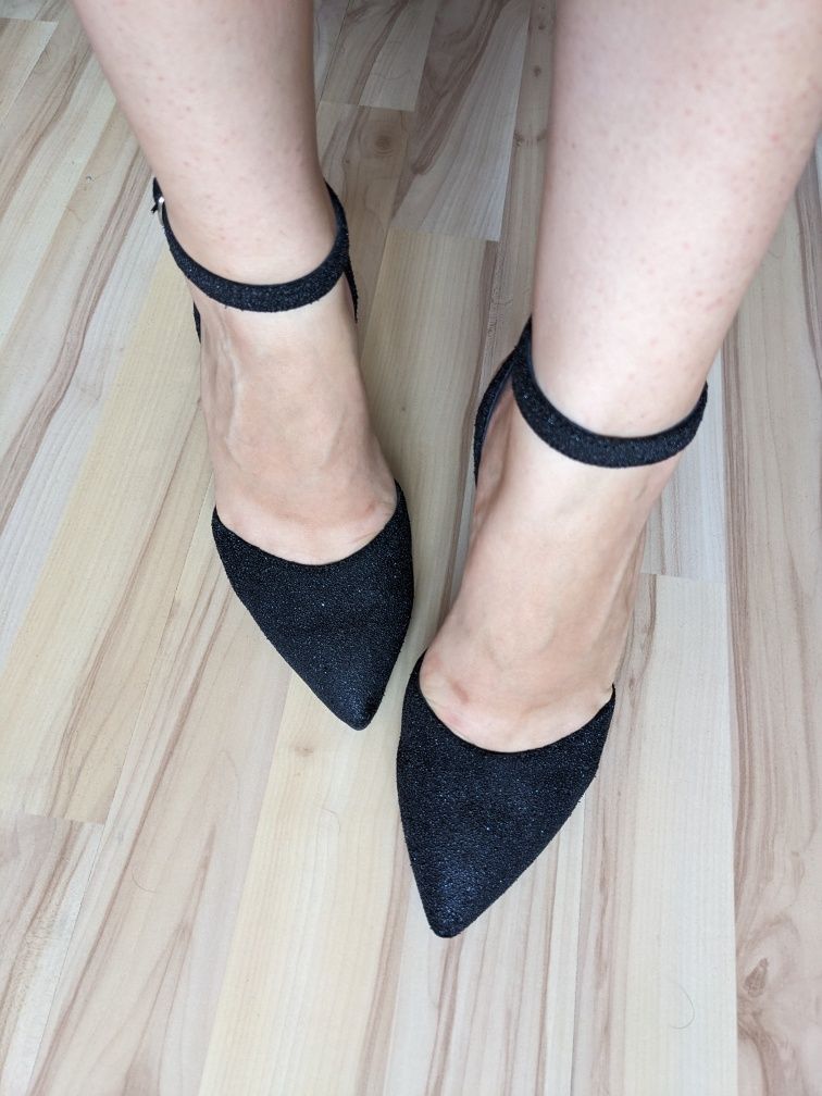 Sandale negre cu sclipici 35