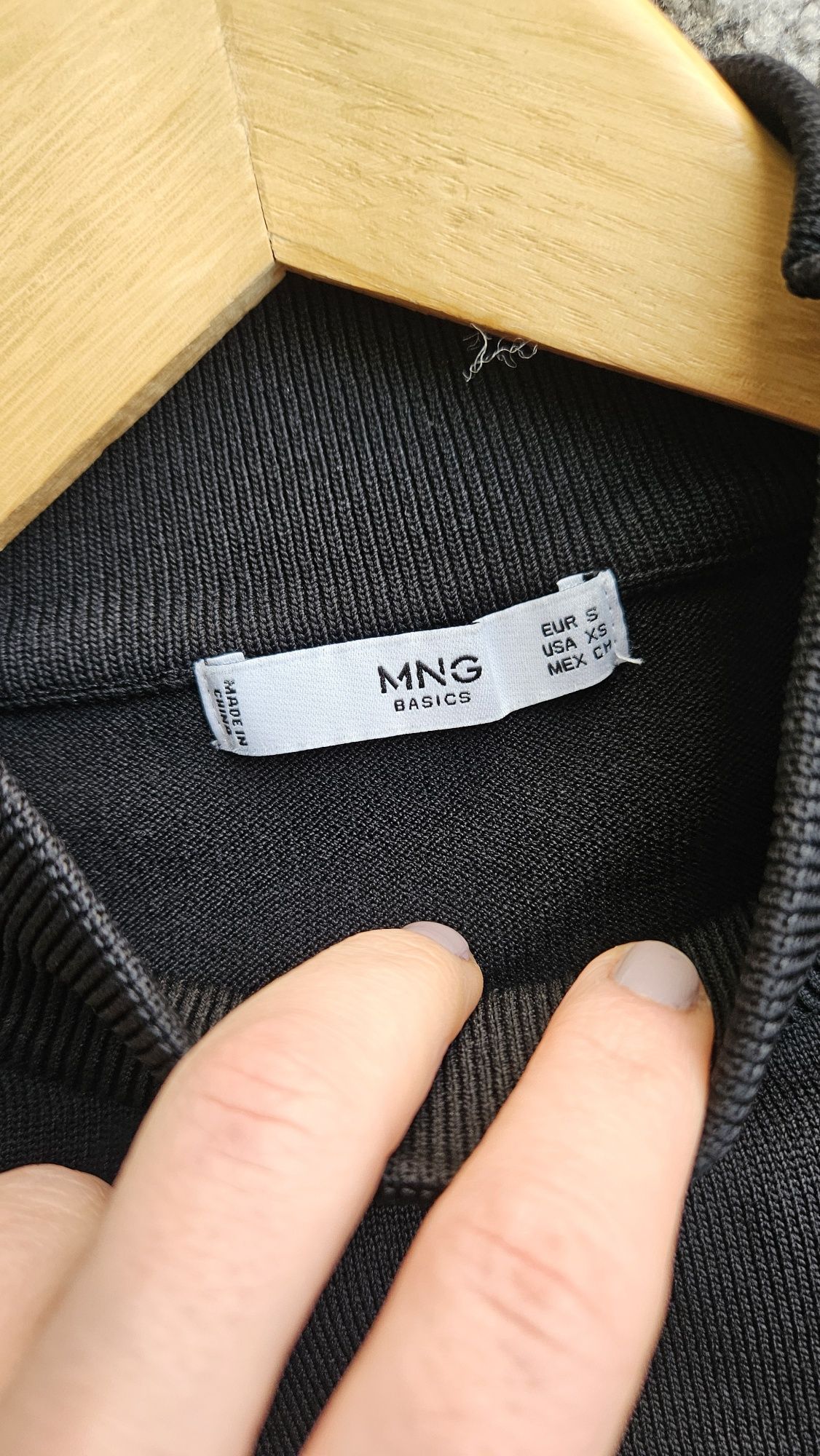 Bluza Mango, merge la xs, ca nouă