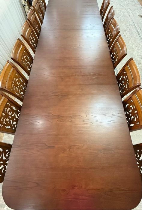 Стол со стульями 5 метров.