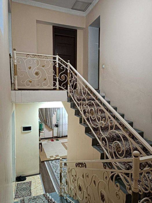 Учқаҳрамон постдан 1 км  1 km 4 sotix + 2 sotix zaxvat