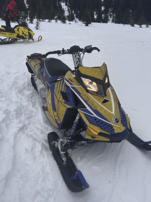 Snowmobil ski doo summit 800R. 2009