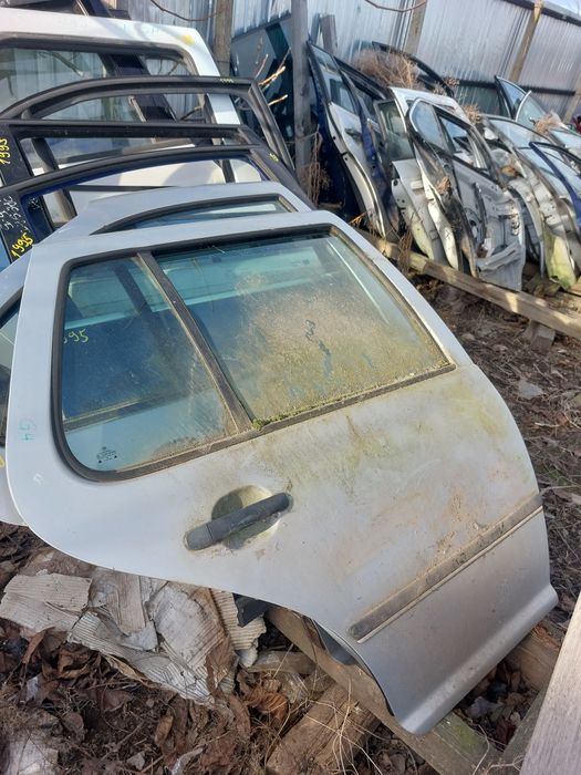usa dreapta spate volkswagen golf 4 hatchback  2002