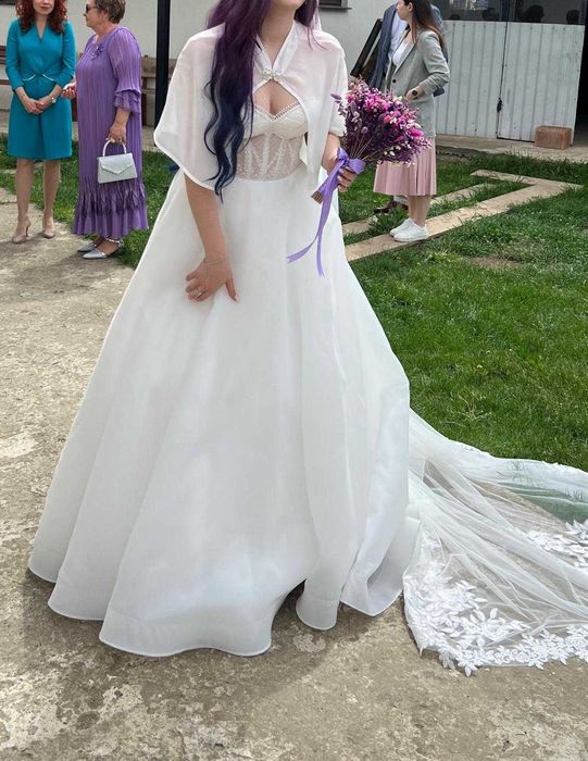 Rochie mireasa superba, gata pentru o noua poveste