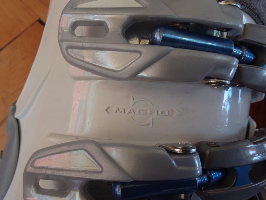 Дамски ски обувки Nordica Easy Move XE