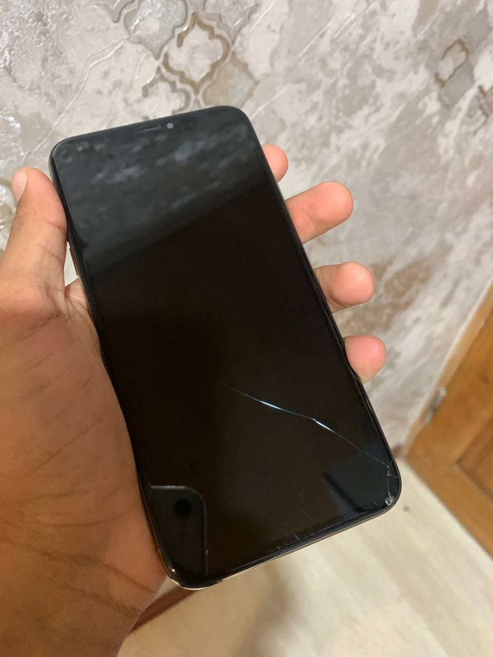 Iphone XS Max sotiladii