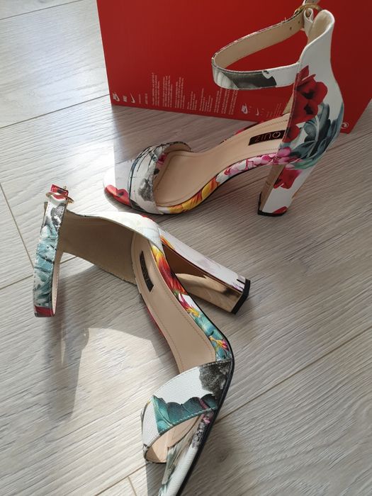 Sandale Quiz marimea 38