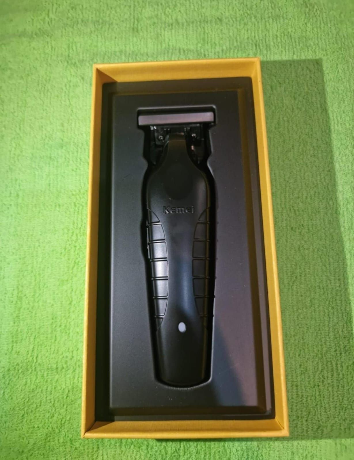 Masina Kemei 2299,0mm,profesionala de contur si barba