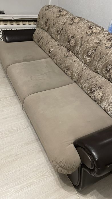 Отдам диван даром