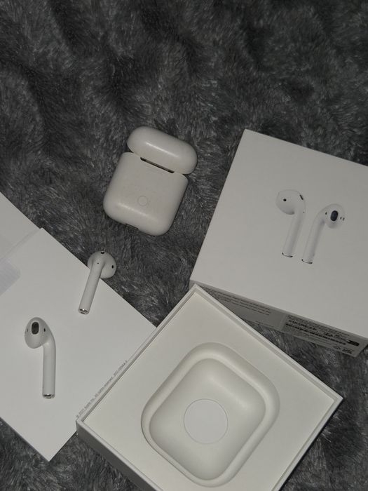 AirPods 2 хубави, батерия держи по 4-4:30 часа