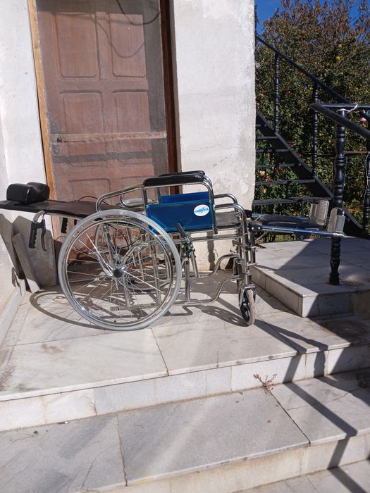 Специализирана инвалидна количка