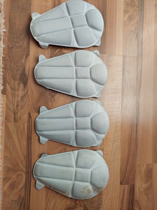 Protectii hard pentru geaca moto