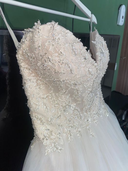 Vând  urgent Rochie de mireasa